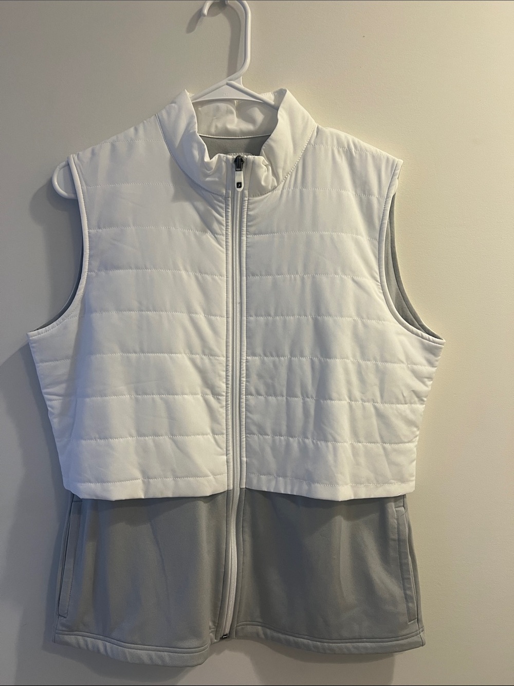 FootJoy White and Gray Quilted Golf Vest
